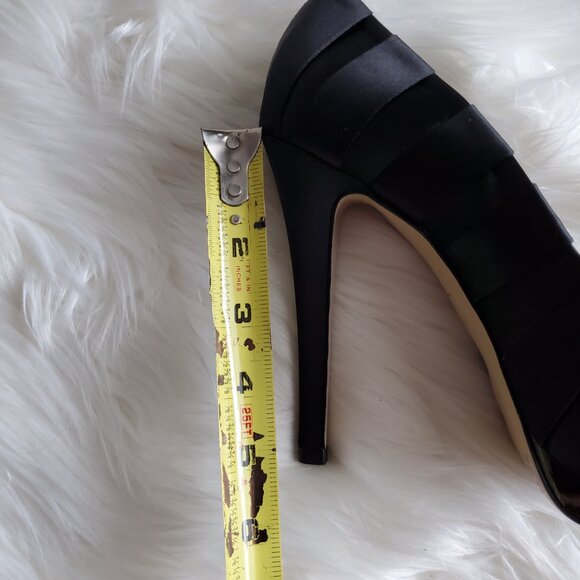 BCBGMAXAZRIA Black Satin Peep Toe Pumps SZ 8.5 - Picture 10 of 11